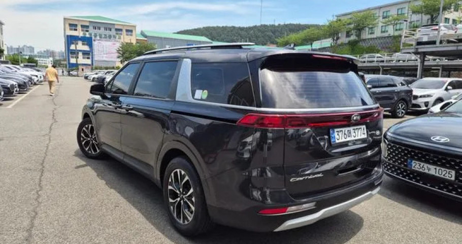Kia Carnival 