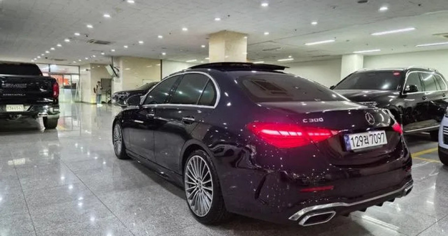 Mercedes-Benz C-Class 