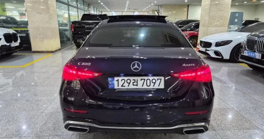 Mercedes-Benz C-Class 