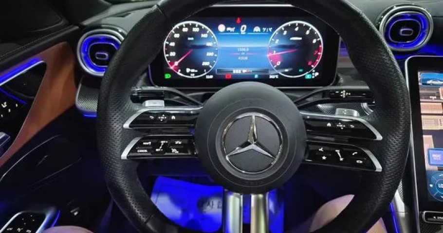 Mercedes-Benz C-Class 