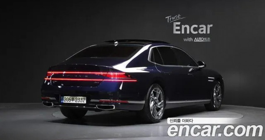 Genesis G90 
