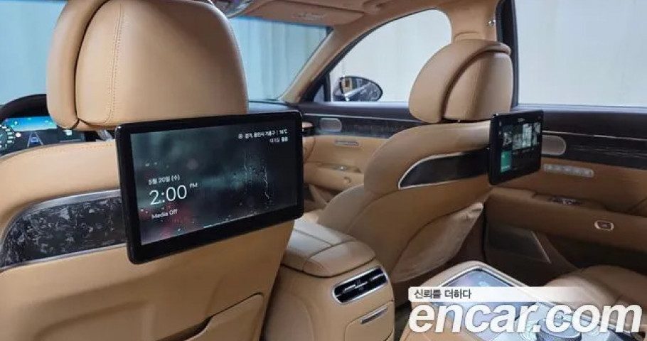 Genesis G90 