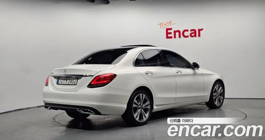 Mercedes-Benz C-Class 