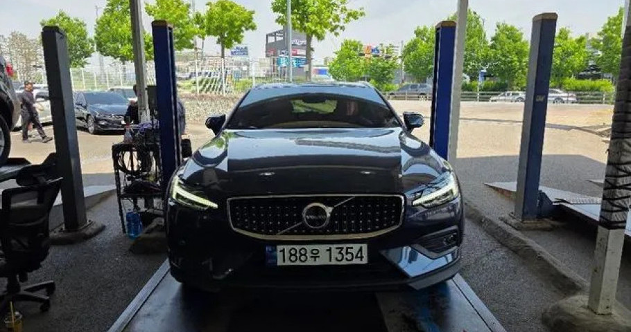 Volvo V60 
