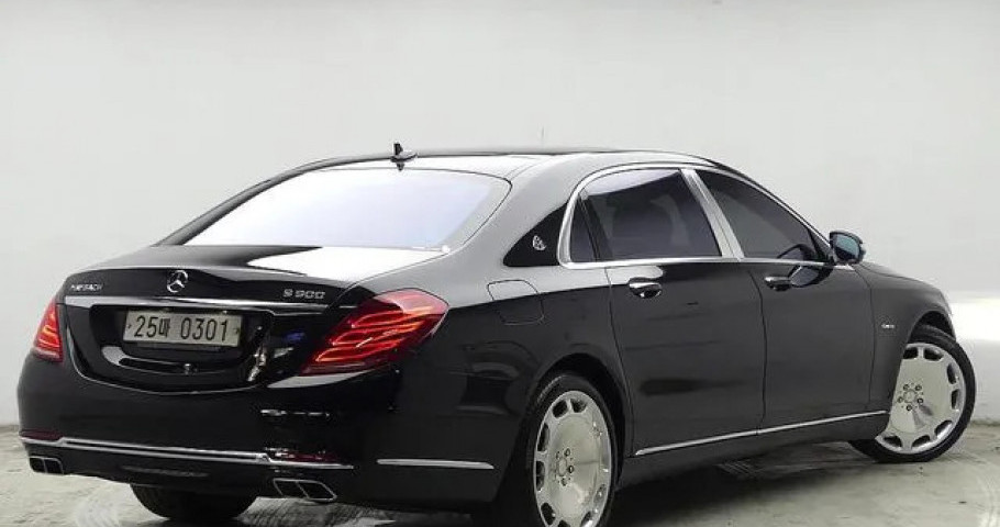 Mercedes-Benz S-Class 
