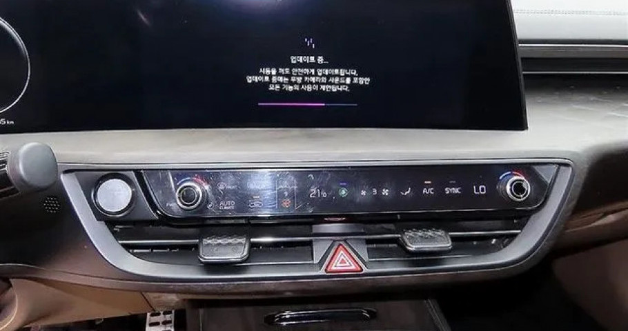Kia K8 