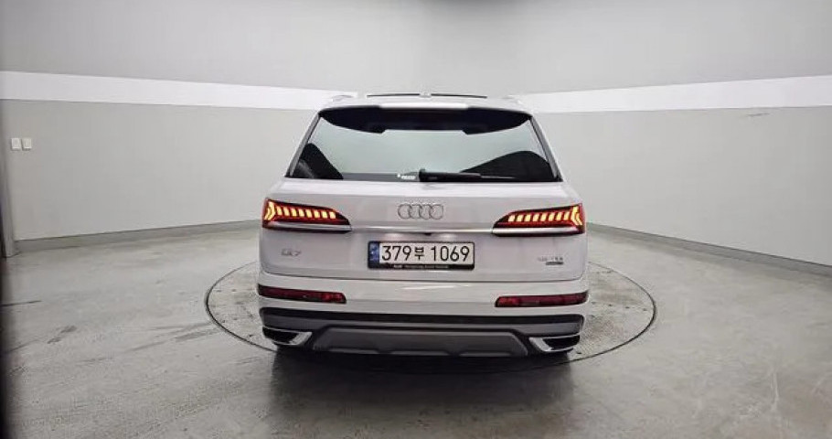 Audi Q7 