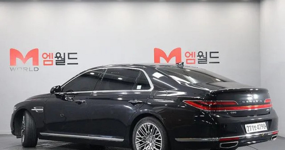 Genesis G90 