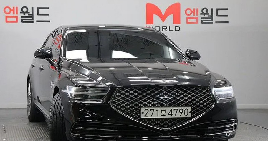 Genesis G90 