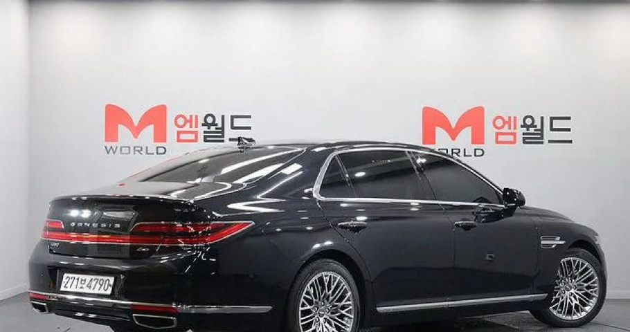 Genesis G90 