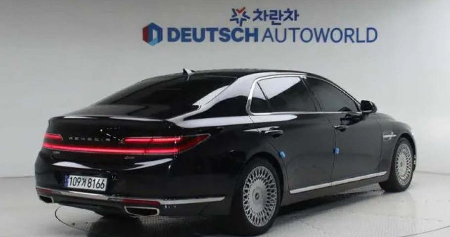 Genesis G90 
