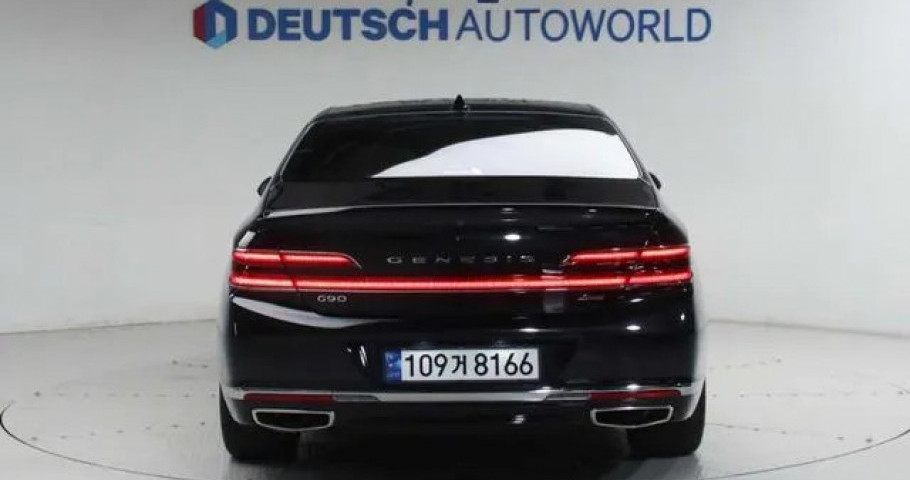 Genesis G90 