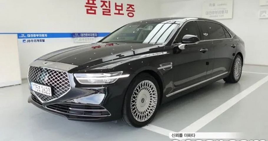 Genesis G90 