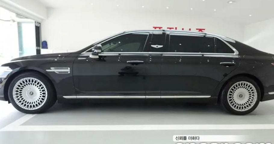 Genesis G90 