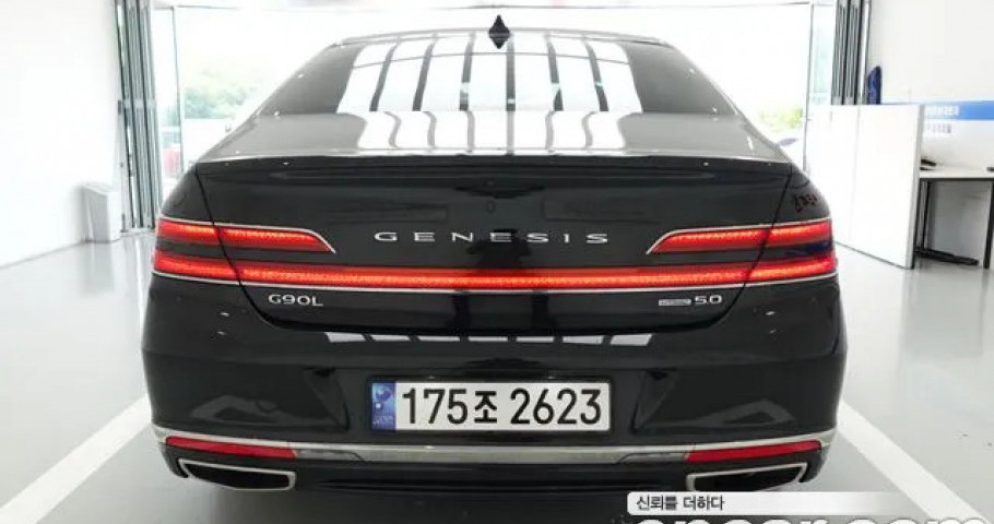 Genesis G90 