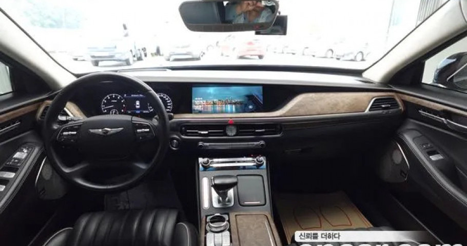 Genesis G90 