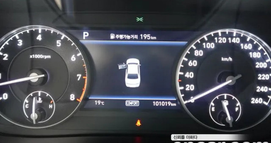 Genesis G90 