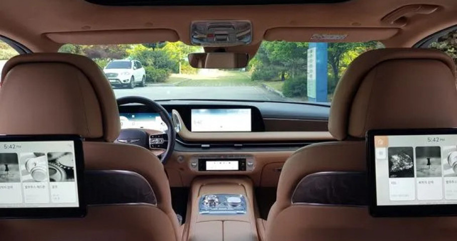 Genesis G90 