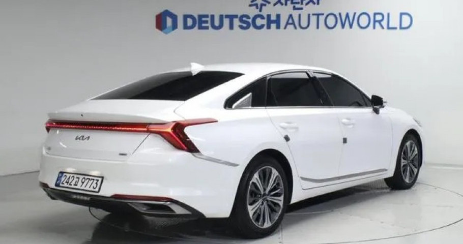Kia K8 