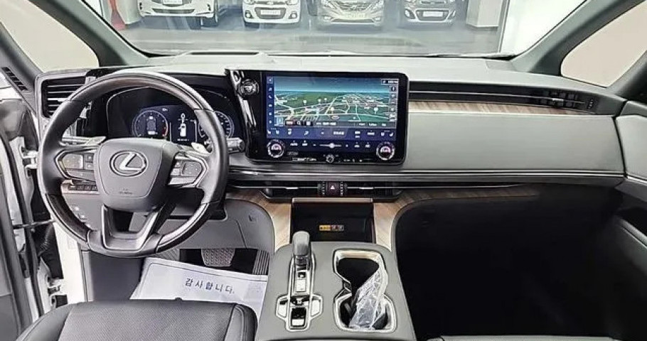Lexus Lm 
