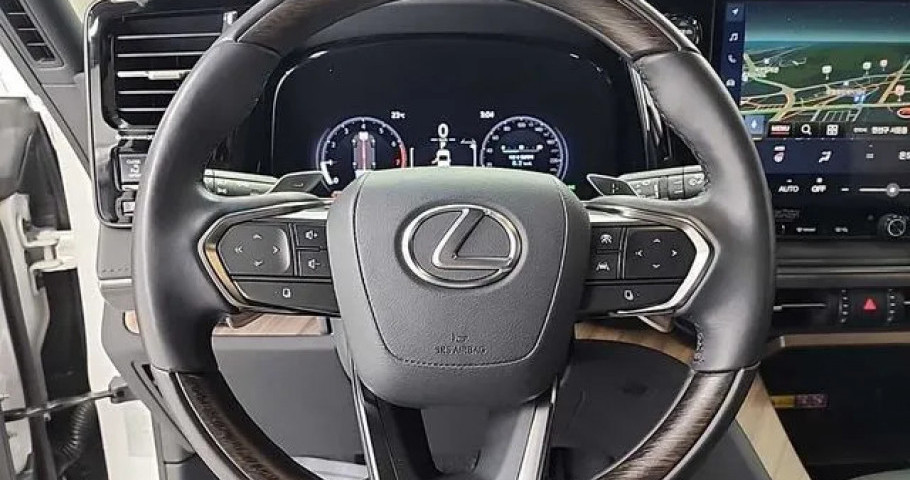 Lexus Lm 