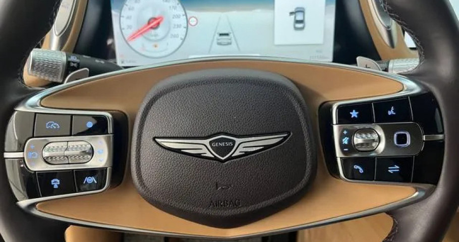 Genesis G90 