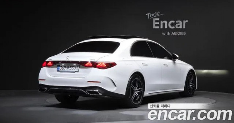 Mercedes-Benz E-Class 