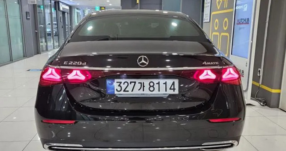 Mercedes-Benz E-Class 
