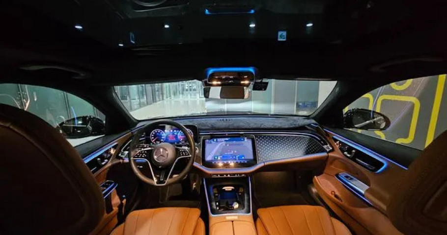 Mercedes-Benz E-Class 