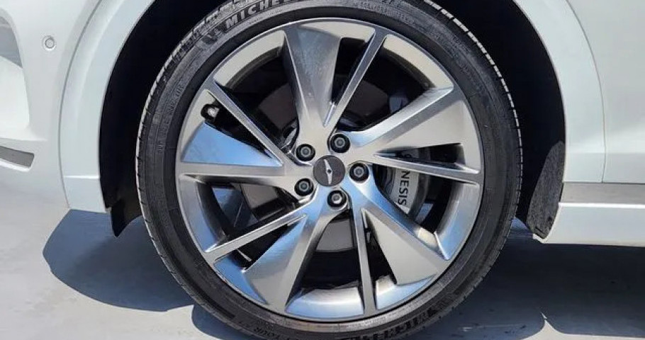 Genesis Gv70 