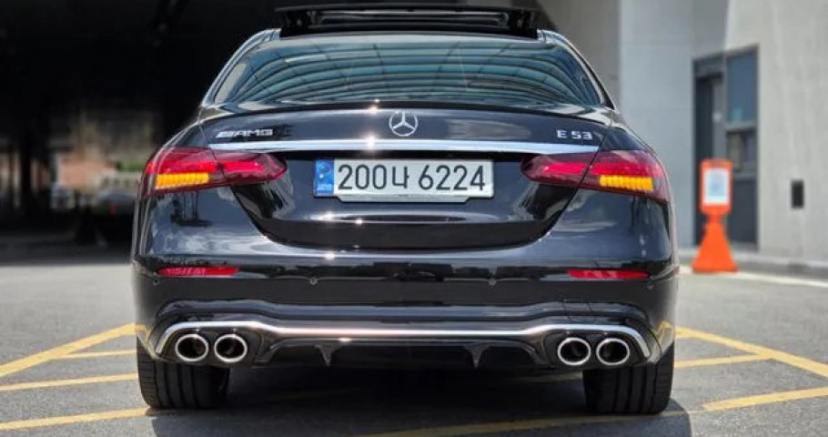 Mercedes-Benz E-Class 
