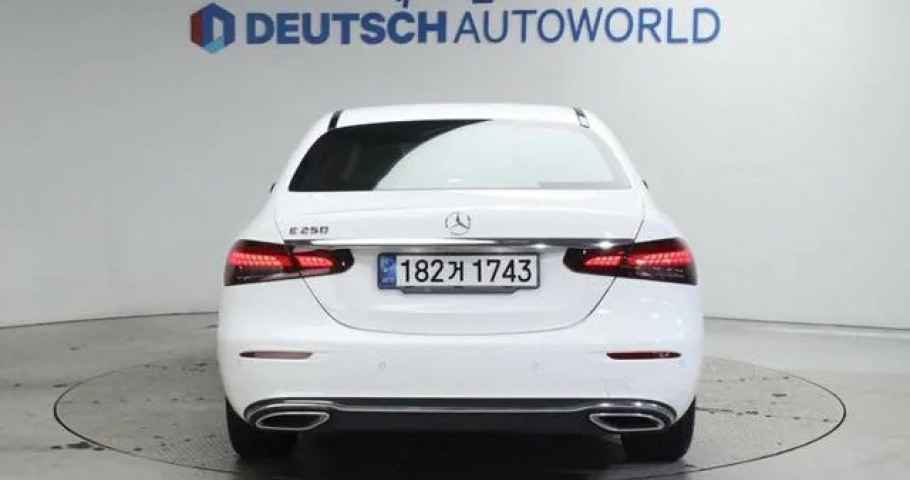 Mercedes-Benz E-Class 