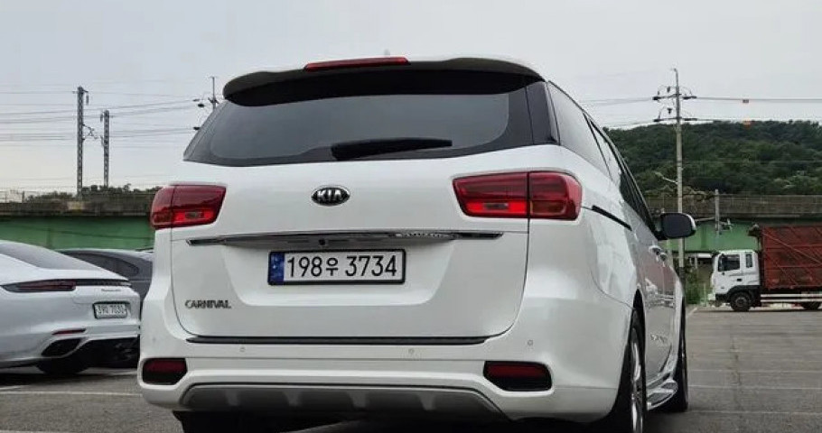 Kia Carnival 