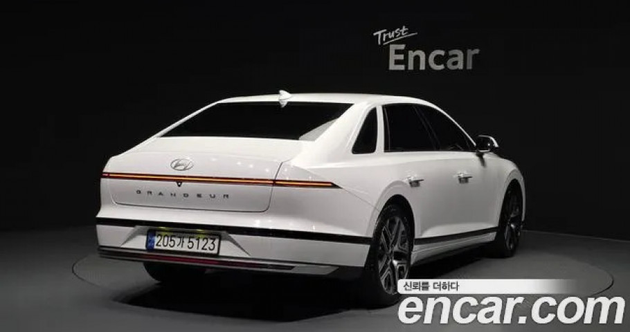 Hyundai Grandeur 