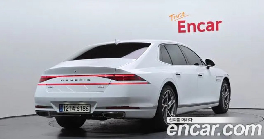 Genesis G90 