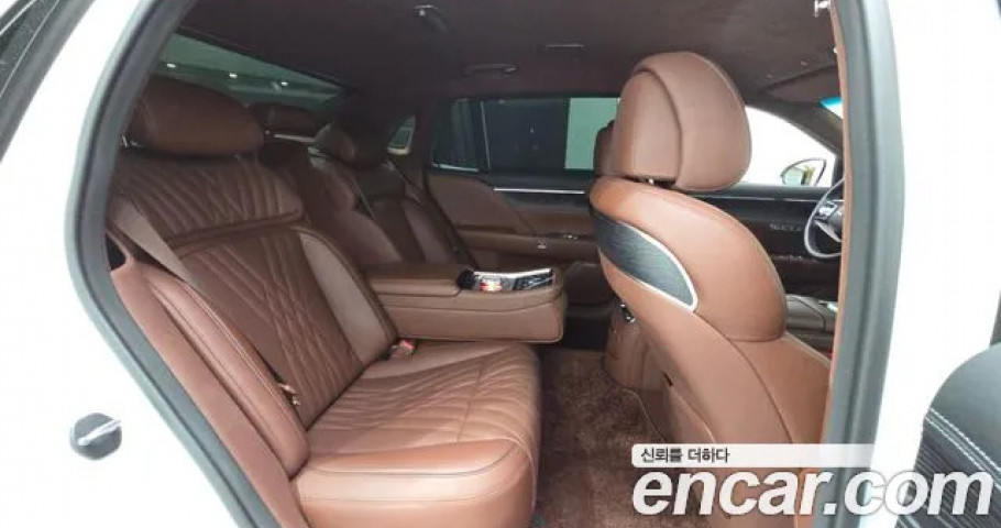Genesis G90 