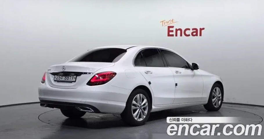 Mercedes-Benz C-Class 