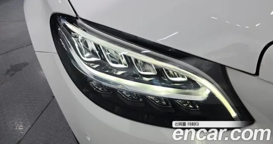 Mercedes-Benz C-Class 