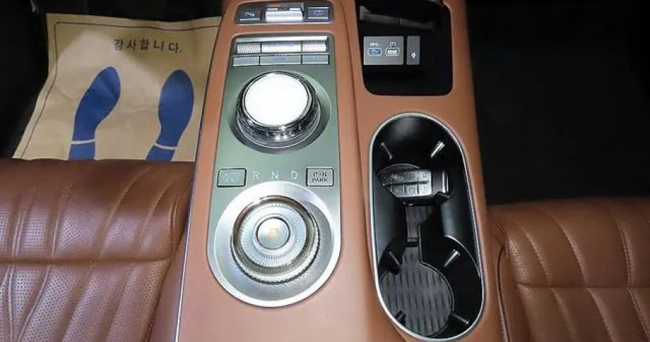 Genesis Gv70 