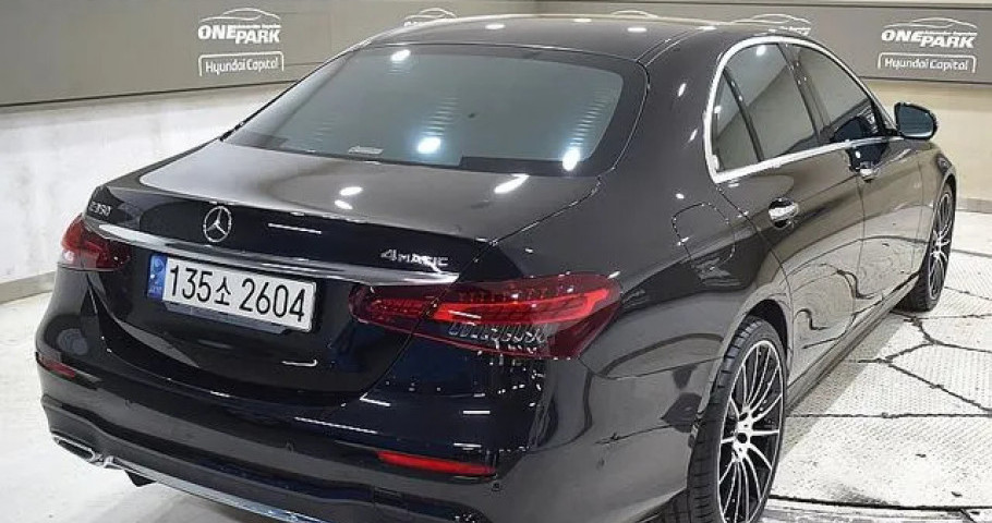 Mercedes-Benz E-Class 
