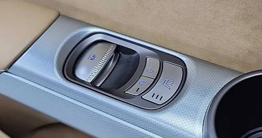 Genesis Gv60 