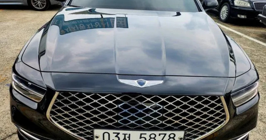 Genesis G90 