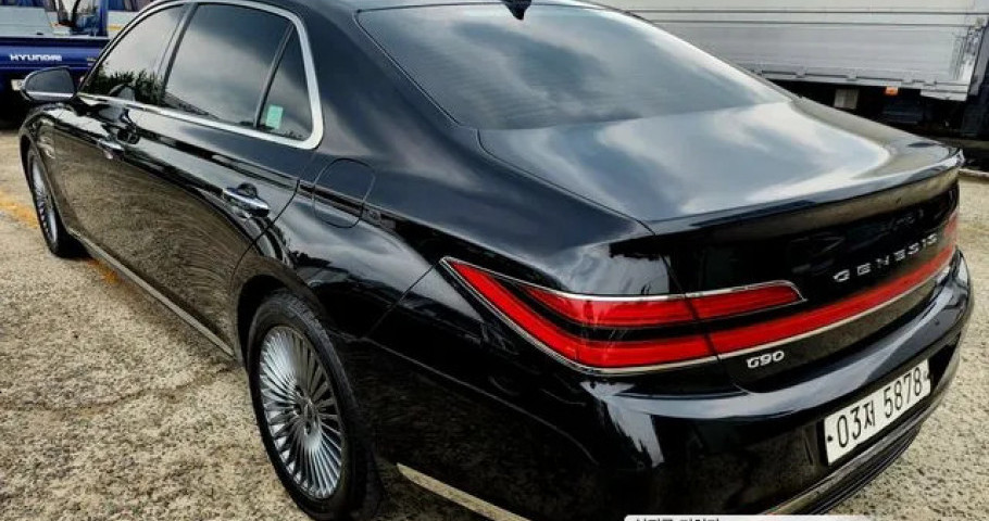 Genesis G90 
