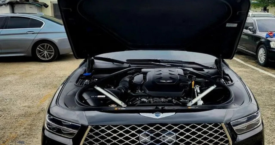 Genesis G90 