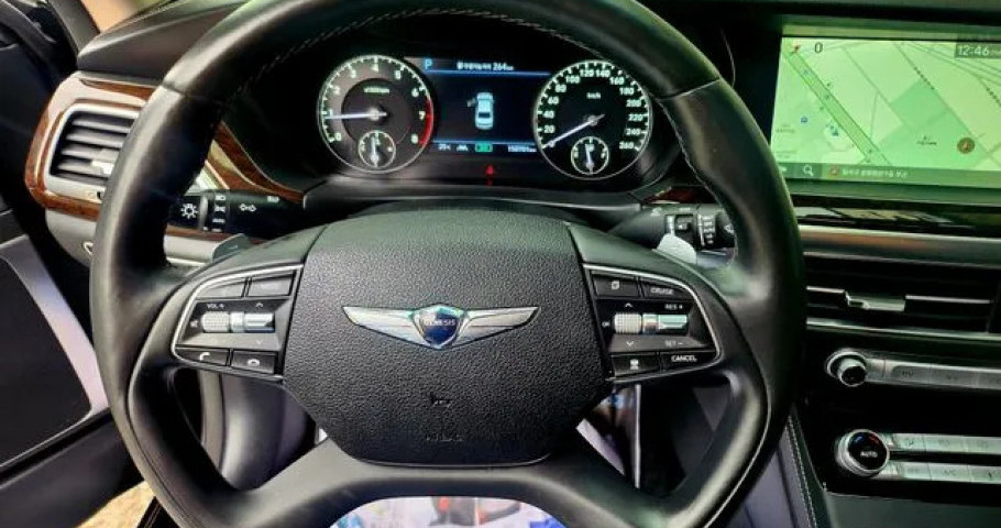 Genesis G90 