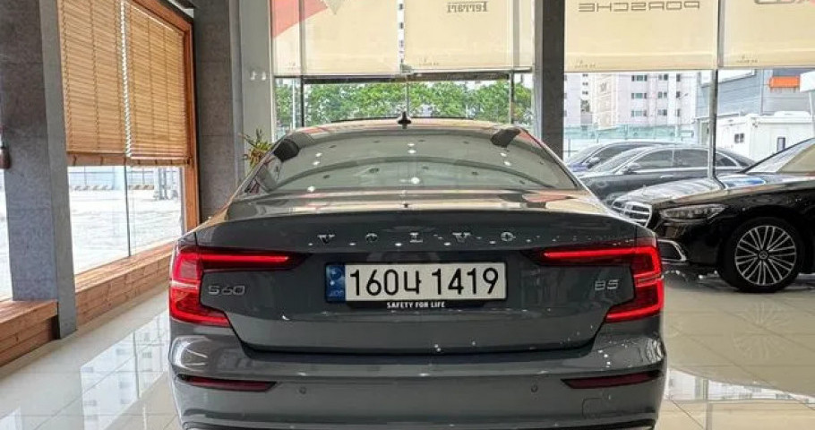 Volvo S60 