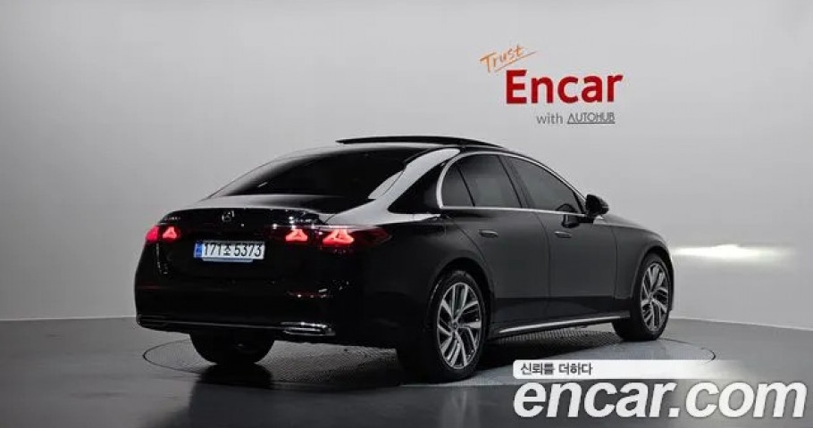 Mercedes-Benz E-Class 