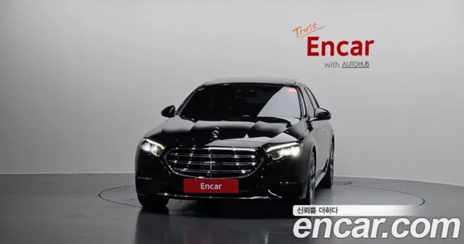 Mercedes-Benz E-Class 