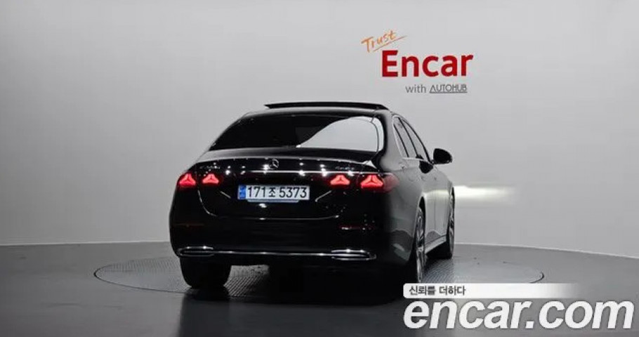 Mercedes-Benz E-Class 