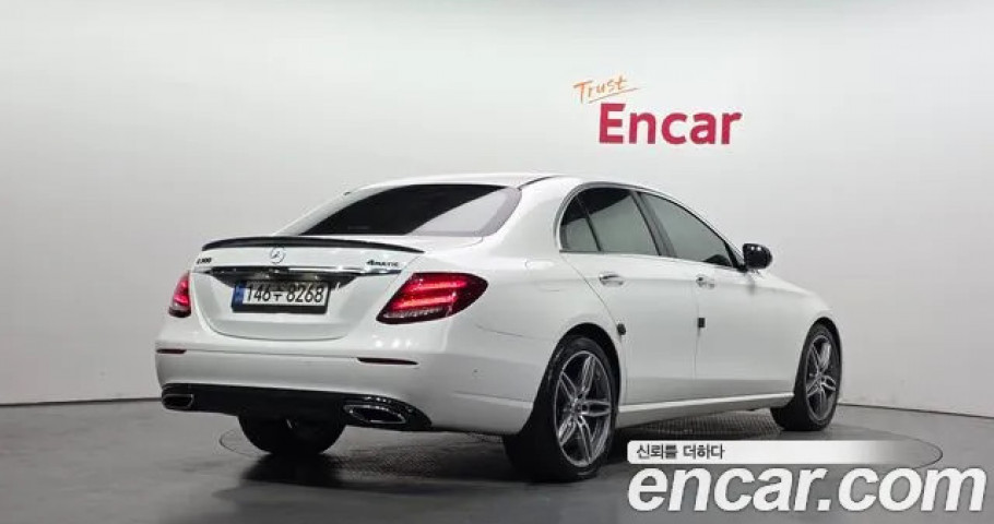 Mercedes-Benz E-Class 